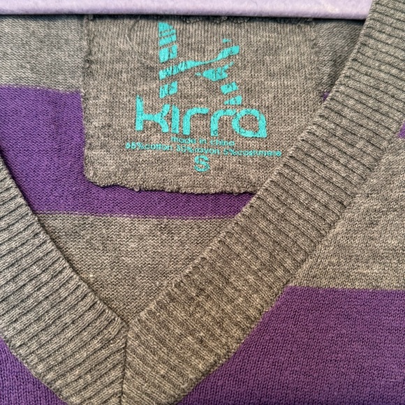 💜 Kirra Striped V-neck Sweater - Picture 2 of 2